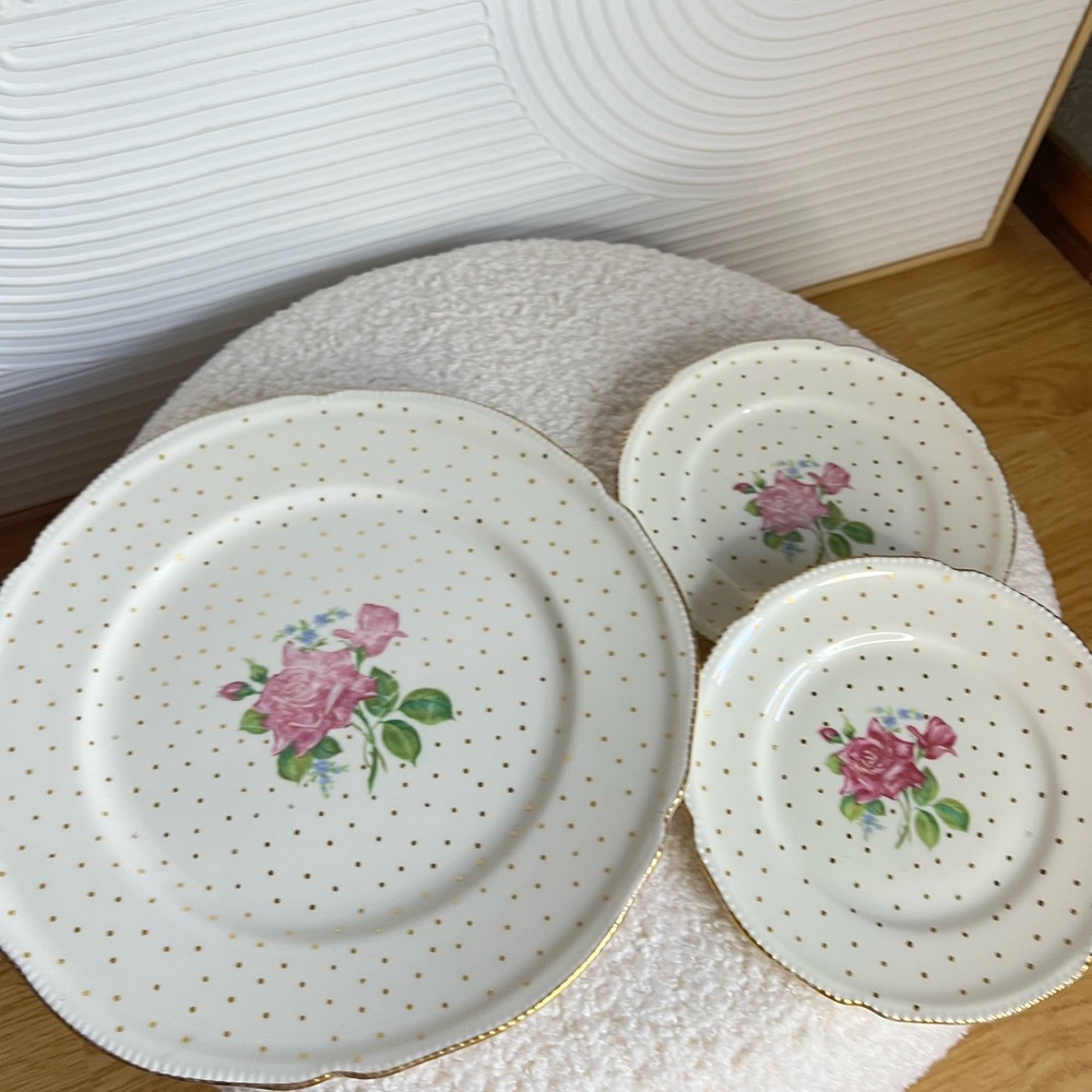 Vintage Floral Polka Dot Dinnerware Set 3 piece 🤍🖤🩷